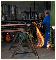 Chaudronnerie, métallerie, oxycoupage, mécano-soudure, industriel, industrielle, aluminium, acier, inox, étude, fabrication, plasma, cisaille, presse, plieuse, pliage, hydraulique, poste à souder, ingénierie, outillage, machines spéciales, industrie de précision, bourgogne, saône, saone, loire, saône et loire, saone et loire, 71.